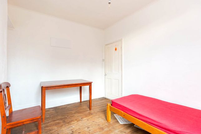 Terraced house for sale in Giesbach Road, Islington, London