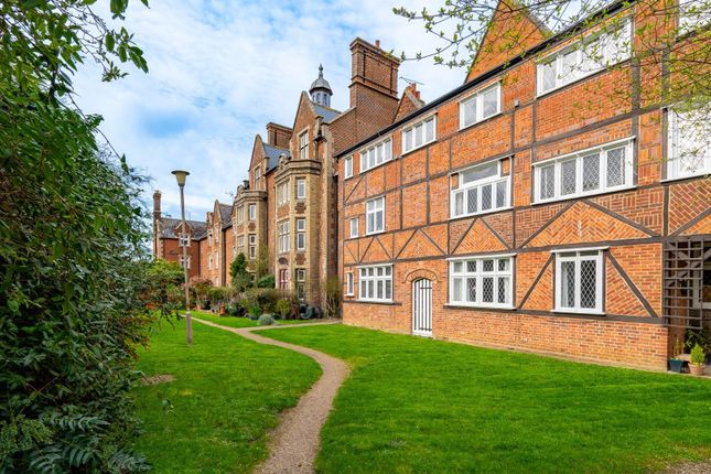 Flat for sale in Buckingham Court, The Close, Dunmow