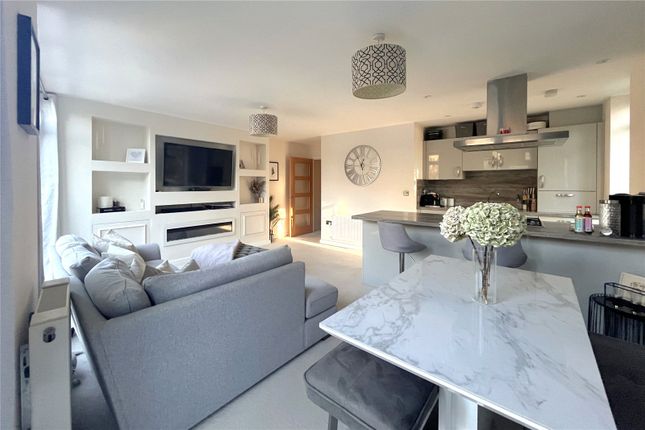 Flat 7, Itchel Court,, Rye Common Lane, Farnham photo 3
