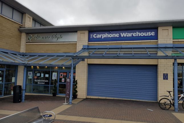 Retail premises to let in Bradford Victoria, Girlington