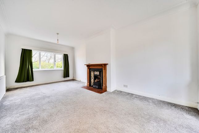 13, Stainburn Crescent, Leeds photo 3