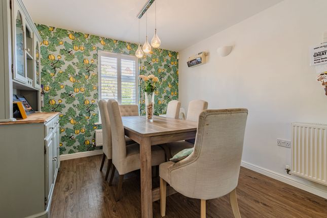 24 Hastings Meadow Close, Leicester photo 4