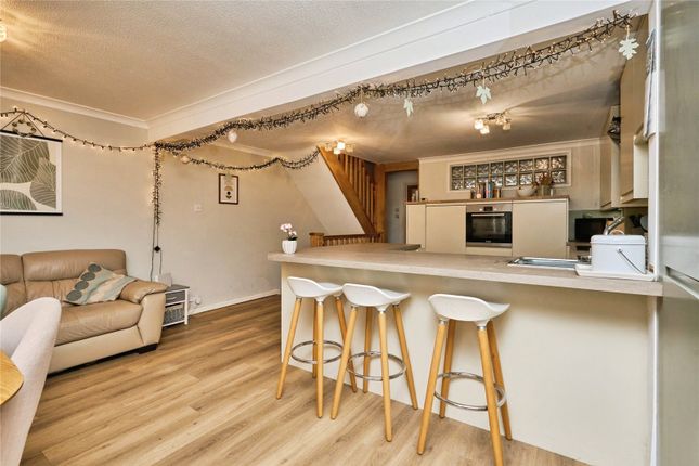 3 Rosalind Court,, Quarry Road, Isle of Wight photo 2