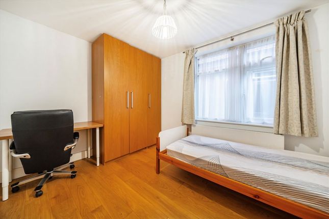 13, Millet Road, Greenford photo 4