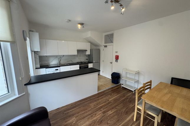 25, Leith Road, Wood Green photo 2