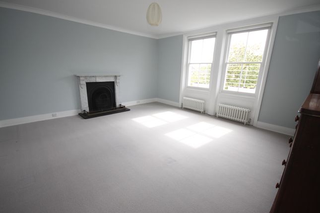 Flat to rent in Granville Park, London