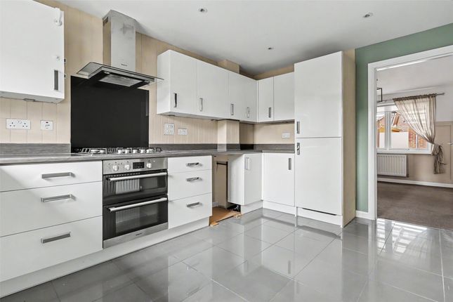 2 Meadowland Road, Chivenor Barnstaple Devon, Devon photo 3