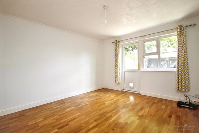 3, Talbot Way, Reading photo 4