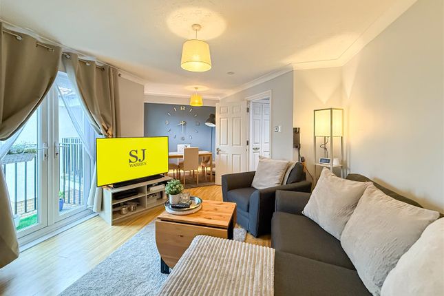 66, Cherry Orchard, Southminster photo 2