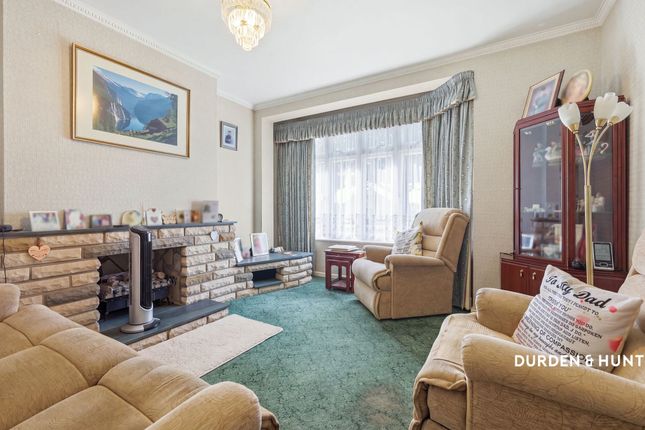 127 Poynings Avenue, Southend-On-Sea photo 2