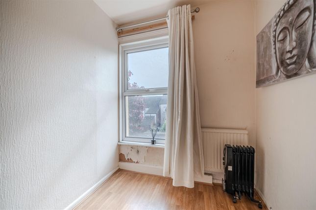 Bedroom2.Jpg