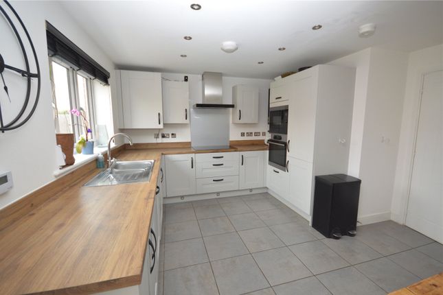 4, Saltburn Turn, Dunstable photo 4