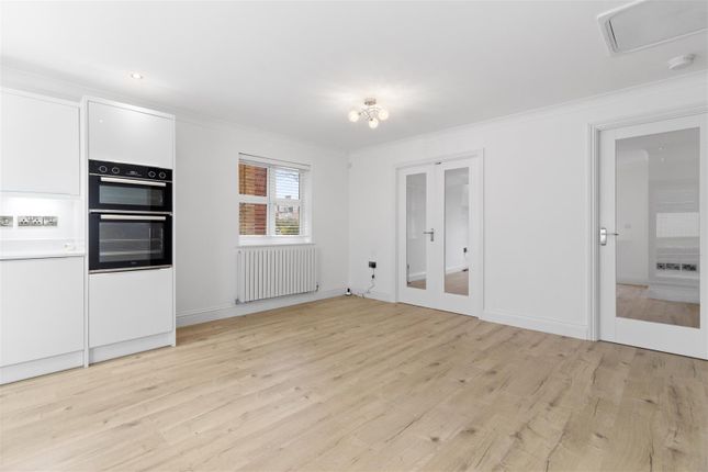 3, Rossington Close, Eastbourne photo 4