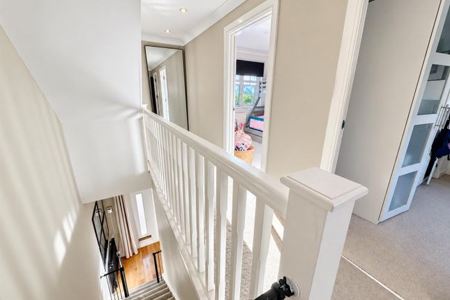 19, Hume Drive, Glasgow photo 4
