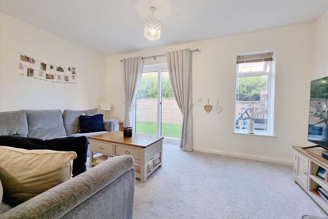 4, Williams Close, Ancaster photo 3