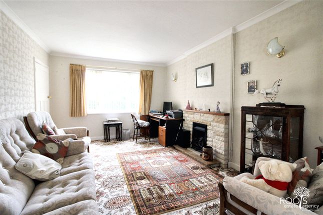17, Bowling Green Road, Berkshire photo 3