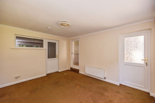 21, Hulbert Road, Waterlooville photo 4