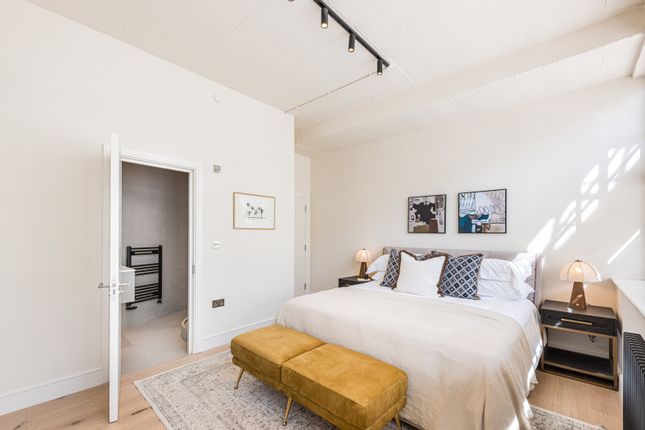 Flat 21 Britannia Lofts 16-26, Banner Street, London photo 3