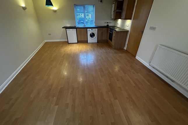Frederick Court, 101f, Bath Road Longwell Green Bristol photo 5