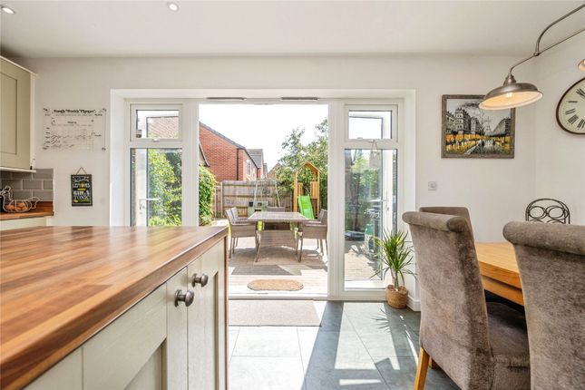 14, Battersby Close, Warwickshire photo 4