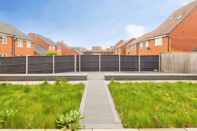 3, Whinham Green, Aylesbury photo 4