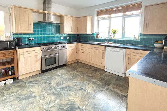 64 Cheltenham Road, Gloucester photo 3