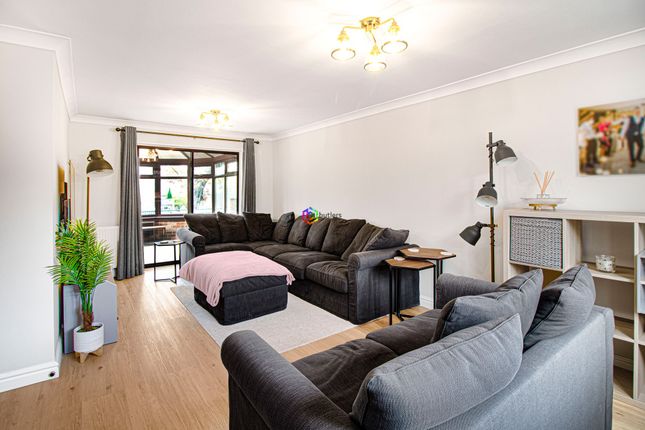 1 Oates Orchard, Sheffield photo 3