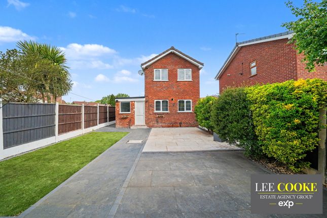 11, Green Meadow Road, Willenhall photo 3