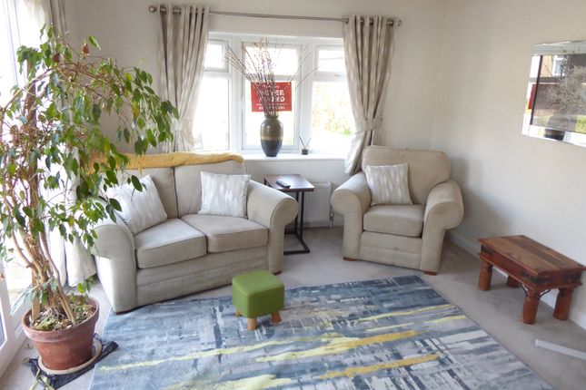 17 The Rowans, Woodbine Close, Waltham Abbey photo 5