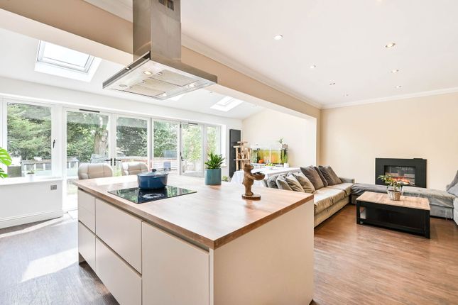 58, Chiltern Drive, Surbiton photo 2
