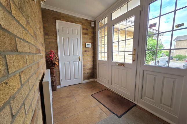 17, Queenborough Lane, Braintree photo 3