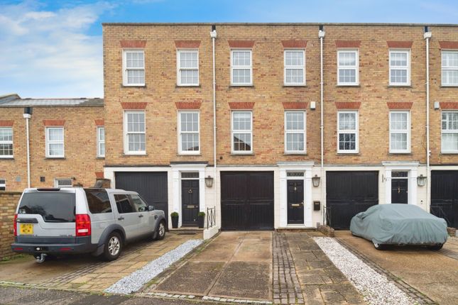 Terraced house for sale in Abbots Walk, Southend-On-Sea