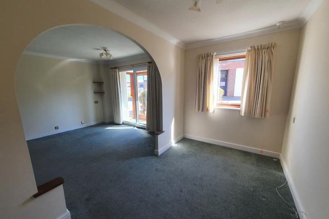 17, Peerage Court, Minehead photo 2