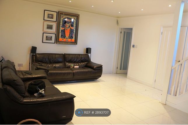 Bramley Close, Maidenhead photo 3