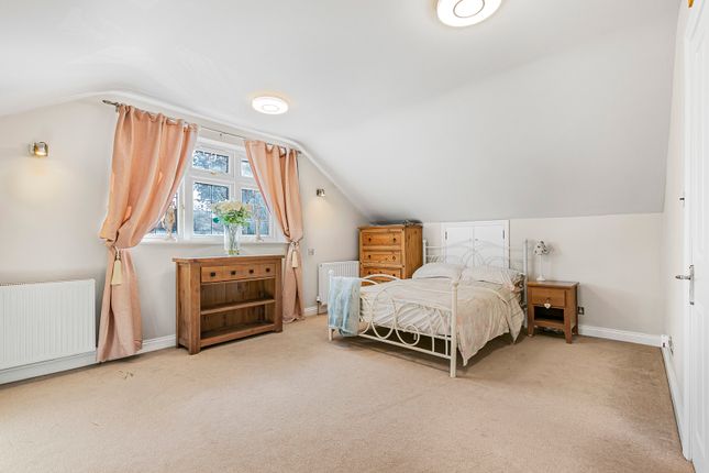 257, Staines Road, Surrey photo 4