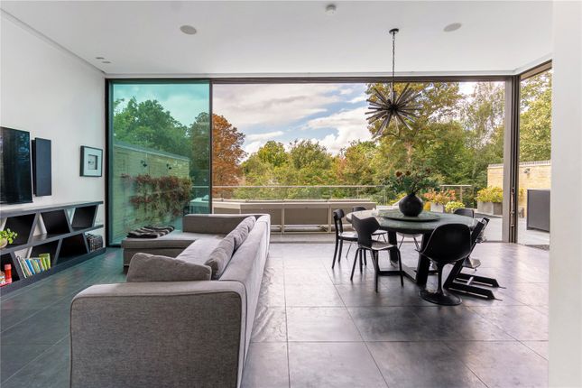 15, Glenluce Road, London photo 3