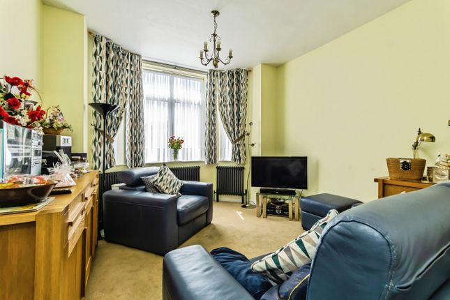 Flat 2, 121, Wickham Road, Croydon photo 2