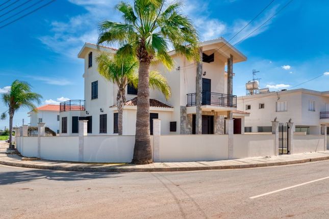 Detached house for sale in Dasaki Achnas, Larnaca, Cyprus