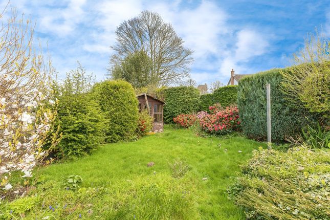 Semi-detached bungalow for sale in Glebe Close, Hingham, Norwich