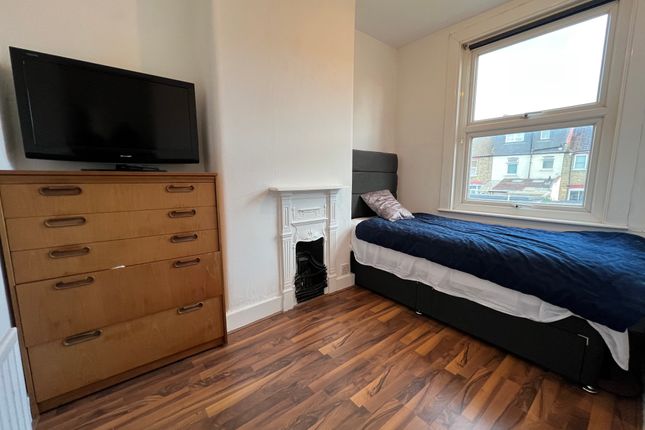 Terraced house for sale in Winterbourne Road, Thornton Heath