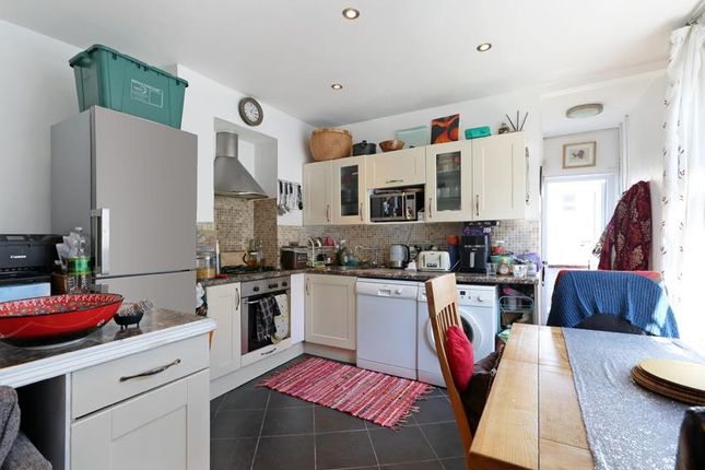 Maisonette for sale in Byegrove Road, Colliers Wood, London
