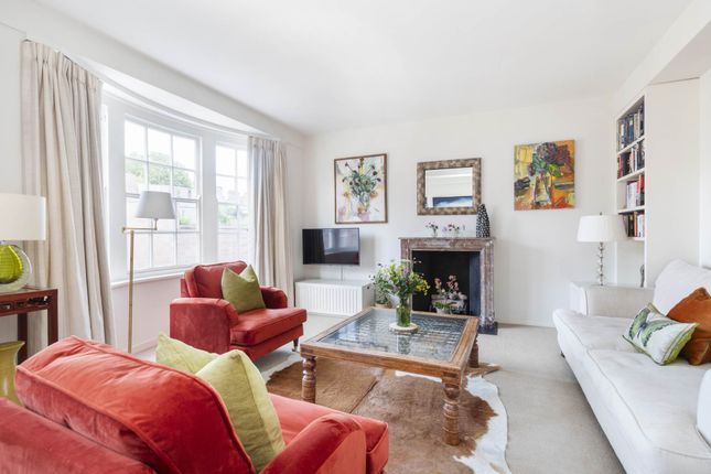 Flat 10, Tite Street, London photo 4
