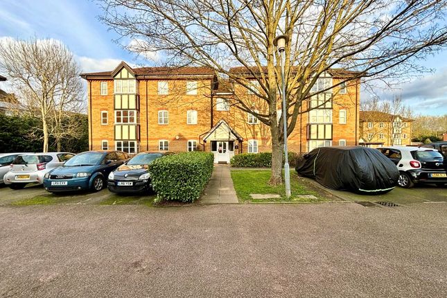 Thumbnail Flat for sale in First Floor Flat At Lee Close, Barnet, Hertfordshire