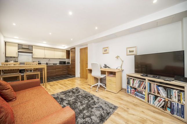 Flat 20, 4, Steward Street, London photo 3