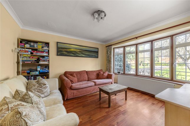 21, Fairacres, Surrey photo 3