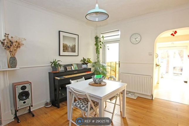 Sanderstead Road, South Croydon photo 4