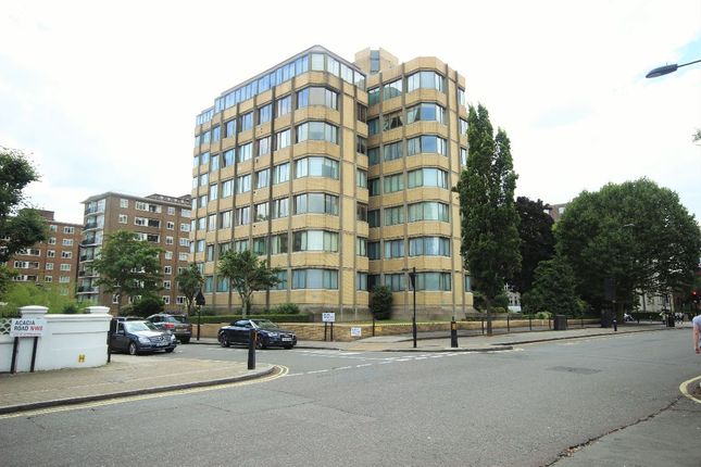Thumbnail Flat to rent in Acacia Road, London