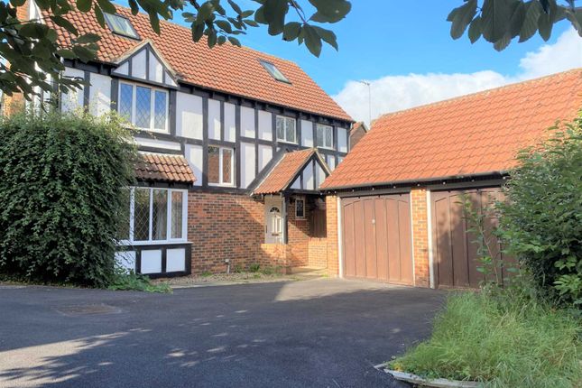 Thumbnail Detached house to rent in Cherry Grove, Hungerford