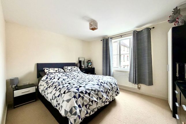 10, Minnow Close, Calne photo 4