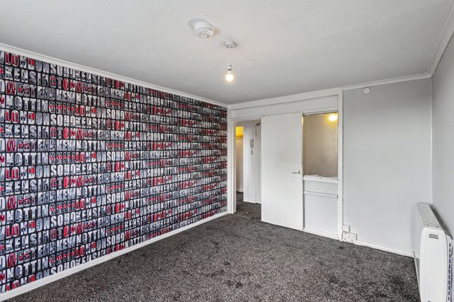 Flat 86 Benwell Close, Newcastle Upon Tyne photo 3